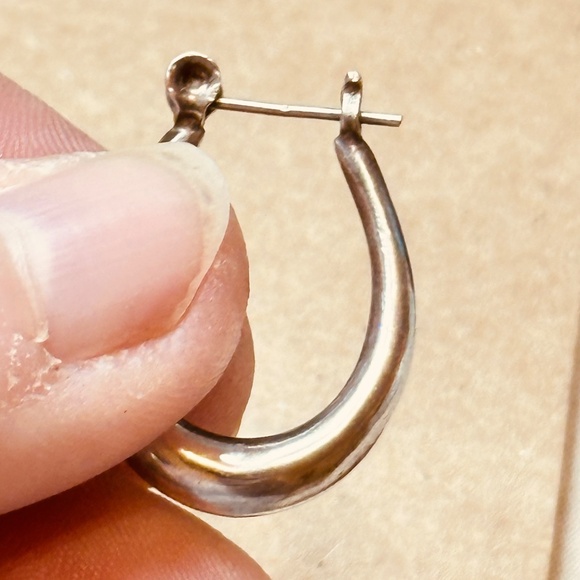 925 Sterling Silver Oval Hoop Earrings Top Bar Snap EUC - Picture 3 of 13